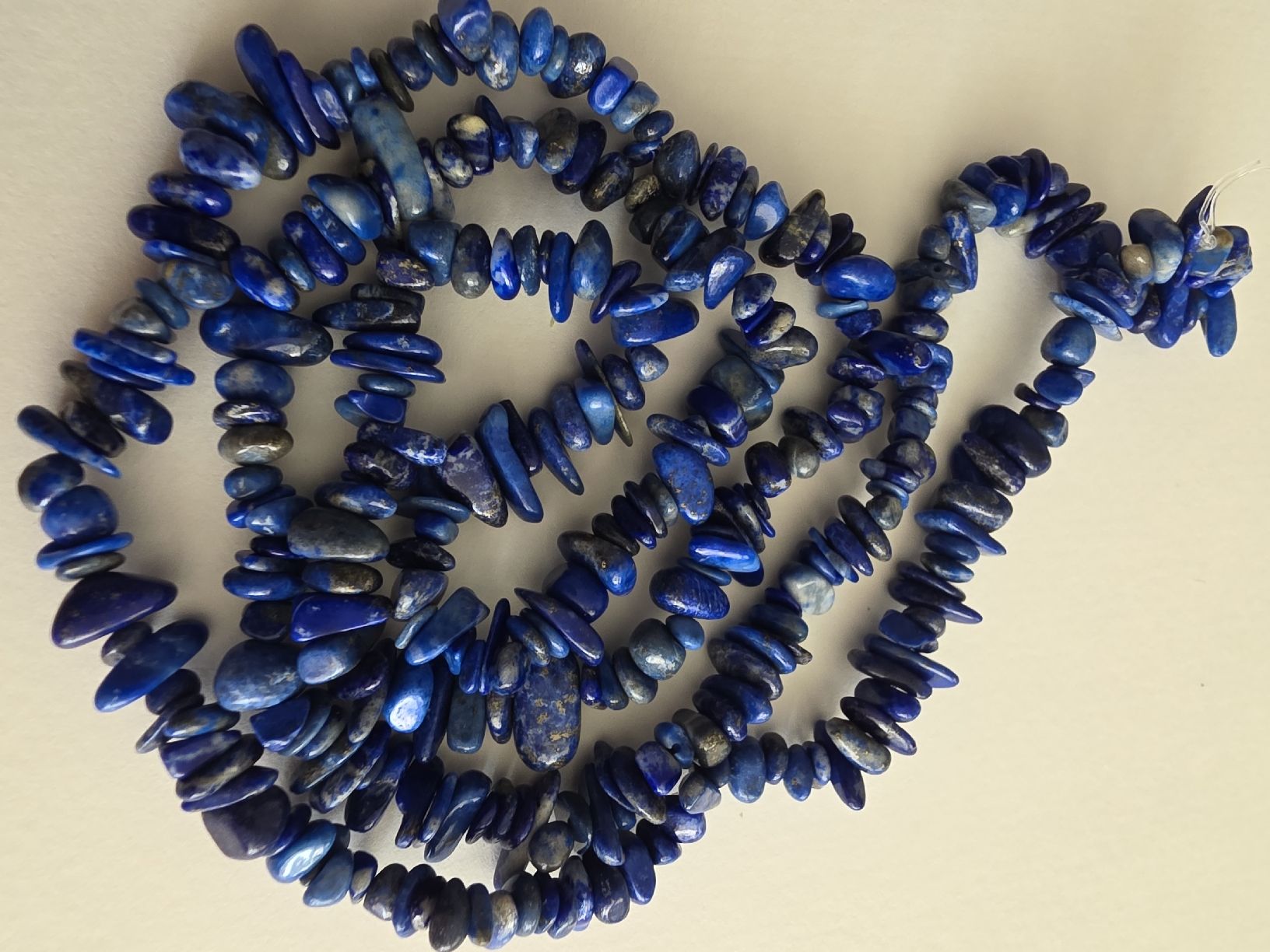 Minéraux & Lithothérapie: Lapislazuli Splitter ca.4-12mm. Strang ca.80cm. – Neuf avec emballage d'origine à Menziken par Mirager 1