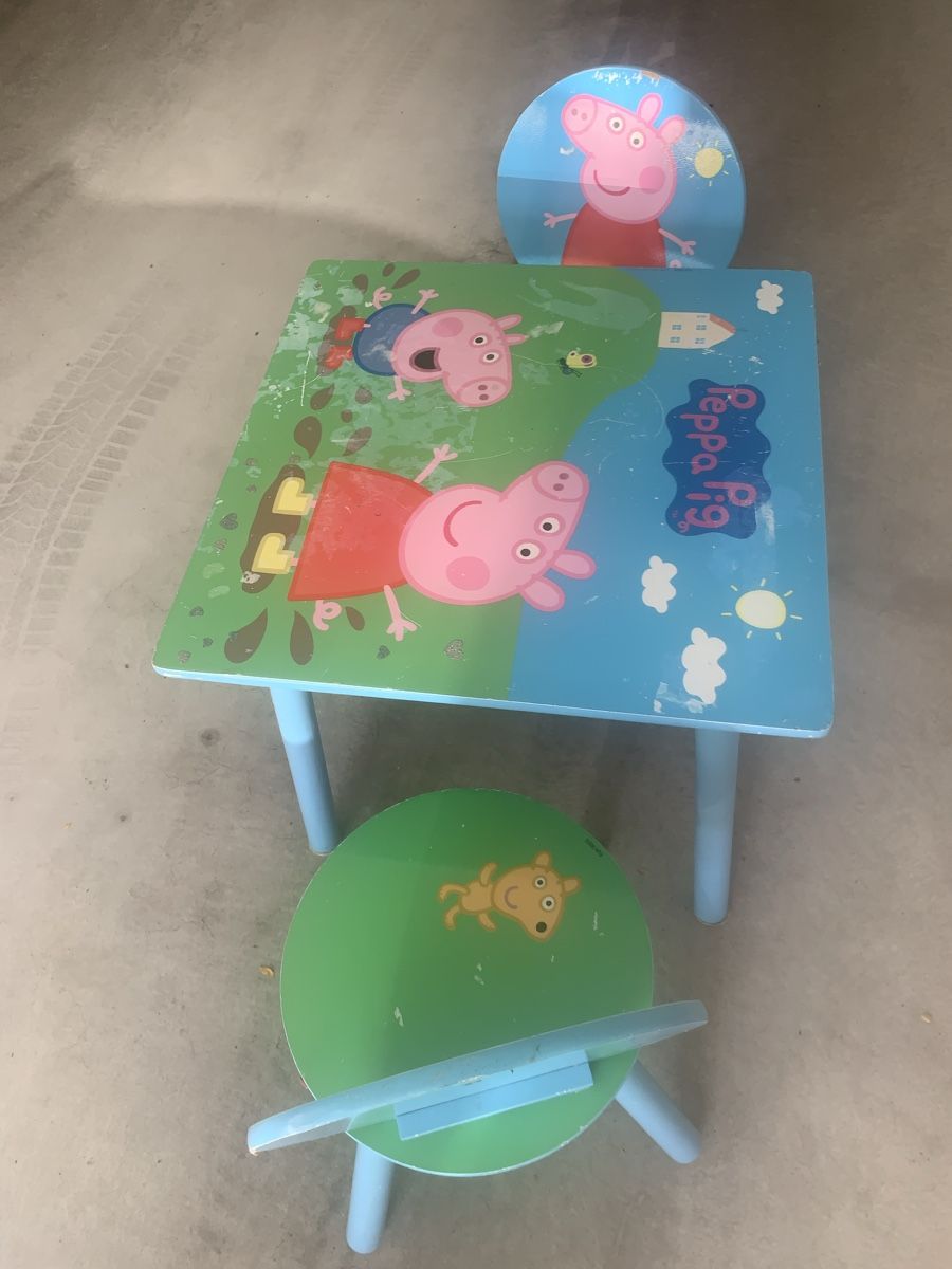 Tischset:     Kindertisch - Kindermöbel  – Gebraucht aus Oberwil b. Zug von ZUGERSEE6317 3