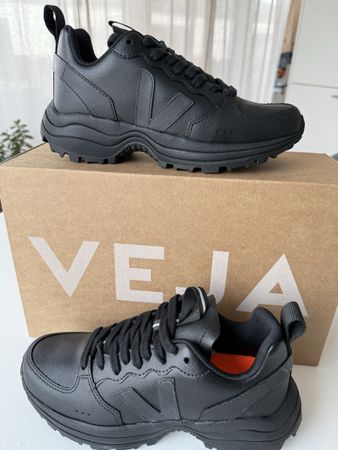 VEJA Venturi Gr. 37 Sneaker Schwarz NEU OVP