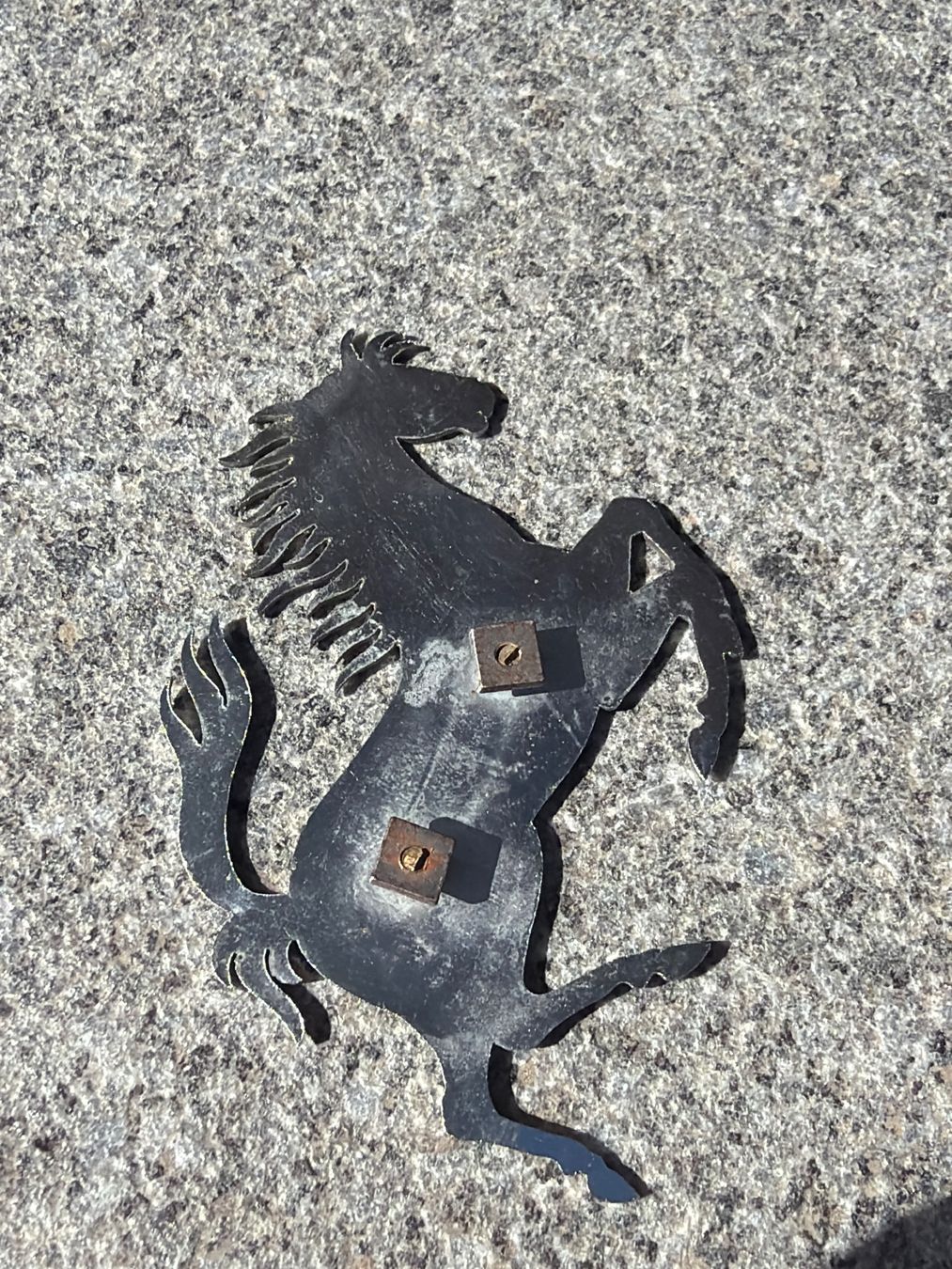Ferrari Tutti pezzi di ricambio auto: Ferrari Pferd Emblem / Logo Chrom Vintage – Usato da Deitingen venduto da Himhip 2