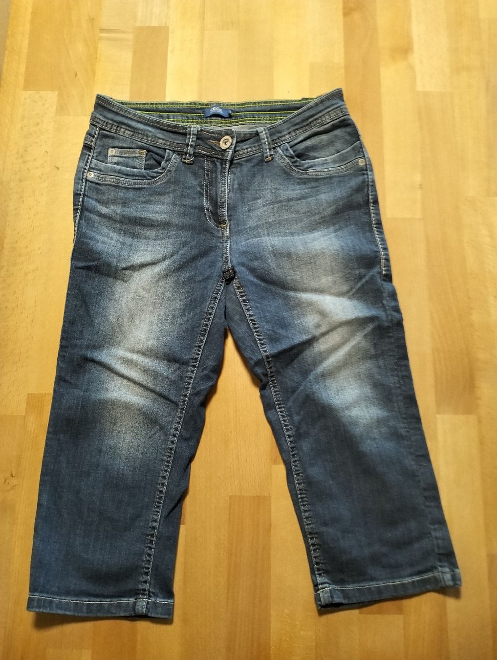 Cecil Jeans: Cecil Capri Jeans Gr. 27 – Gebraucht aus Eggiwil von Loego