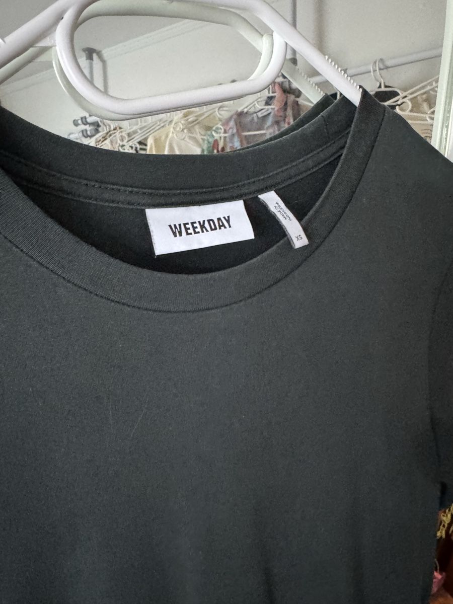Weekday Vestiti: Weekday Tshirt Kleid Grösse S – Usato da Buochs venduto da nik_r7gm 1