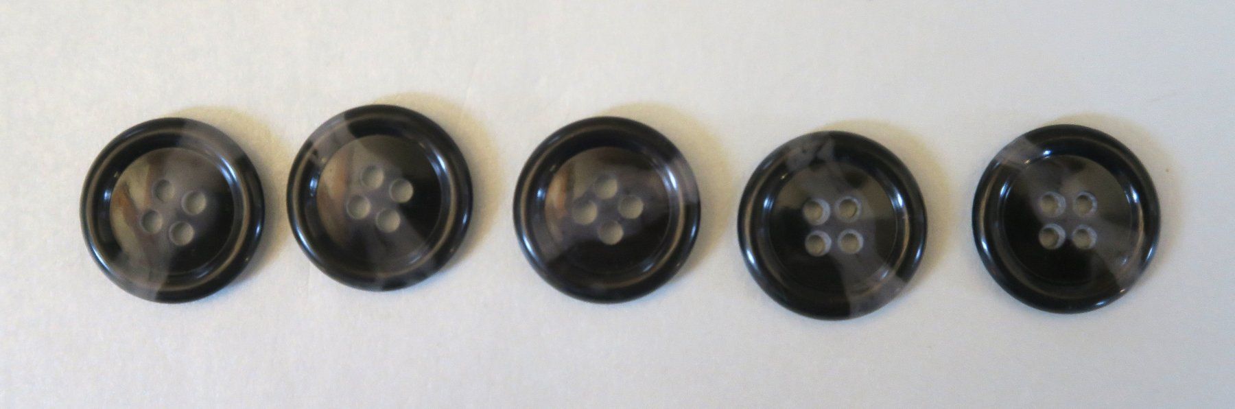 Knöpfe: 5 Knöpfe, ø 20 mm, schwarz/grau – Gebraucht aus Brittnau von marlenestone 1