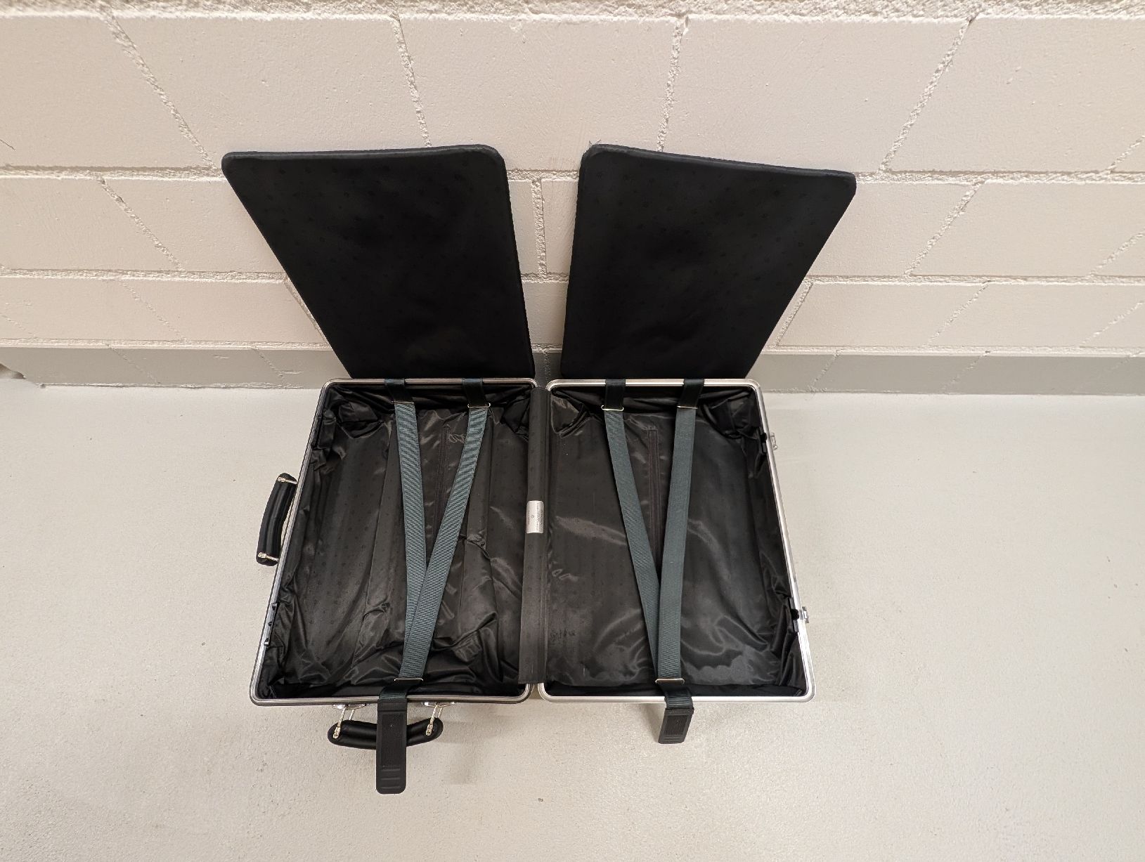 Rimowa Valigie: Rimowa Classic Cabin – Usato da Feusisberg venduto da Blueskys01 1
