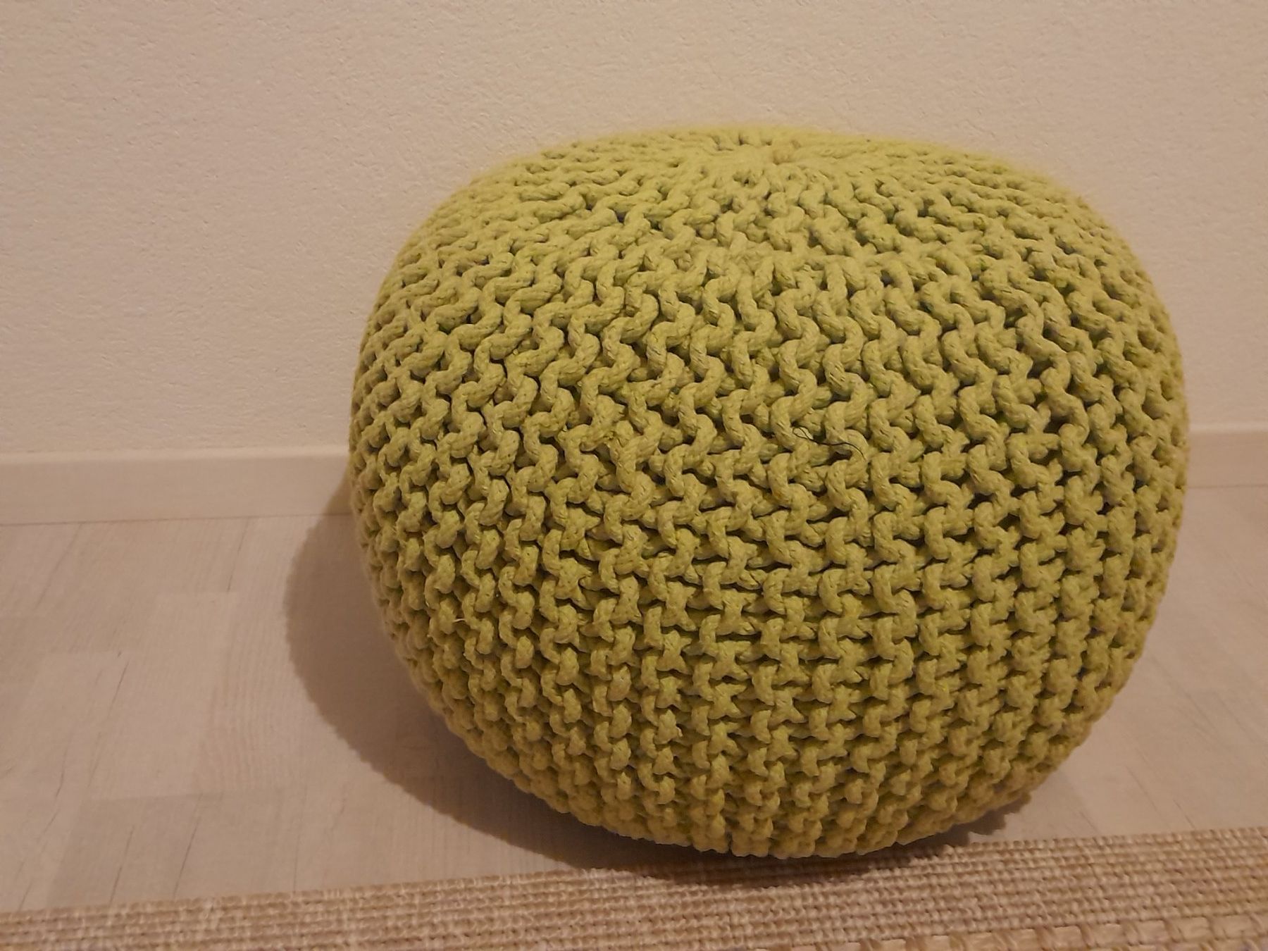 Livique Poltrone: Pouf rond – Usato da Cheyres venduto da asn_6nlj 1