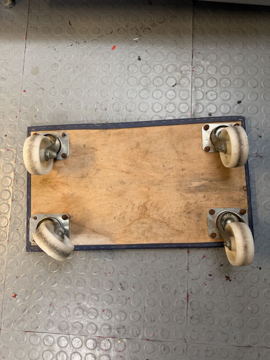 Carrelli di trasporto: Rollbrett Transportroller Holz gebraucht – Usato da Winterthur venduto da javelin-swiss