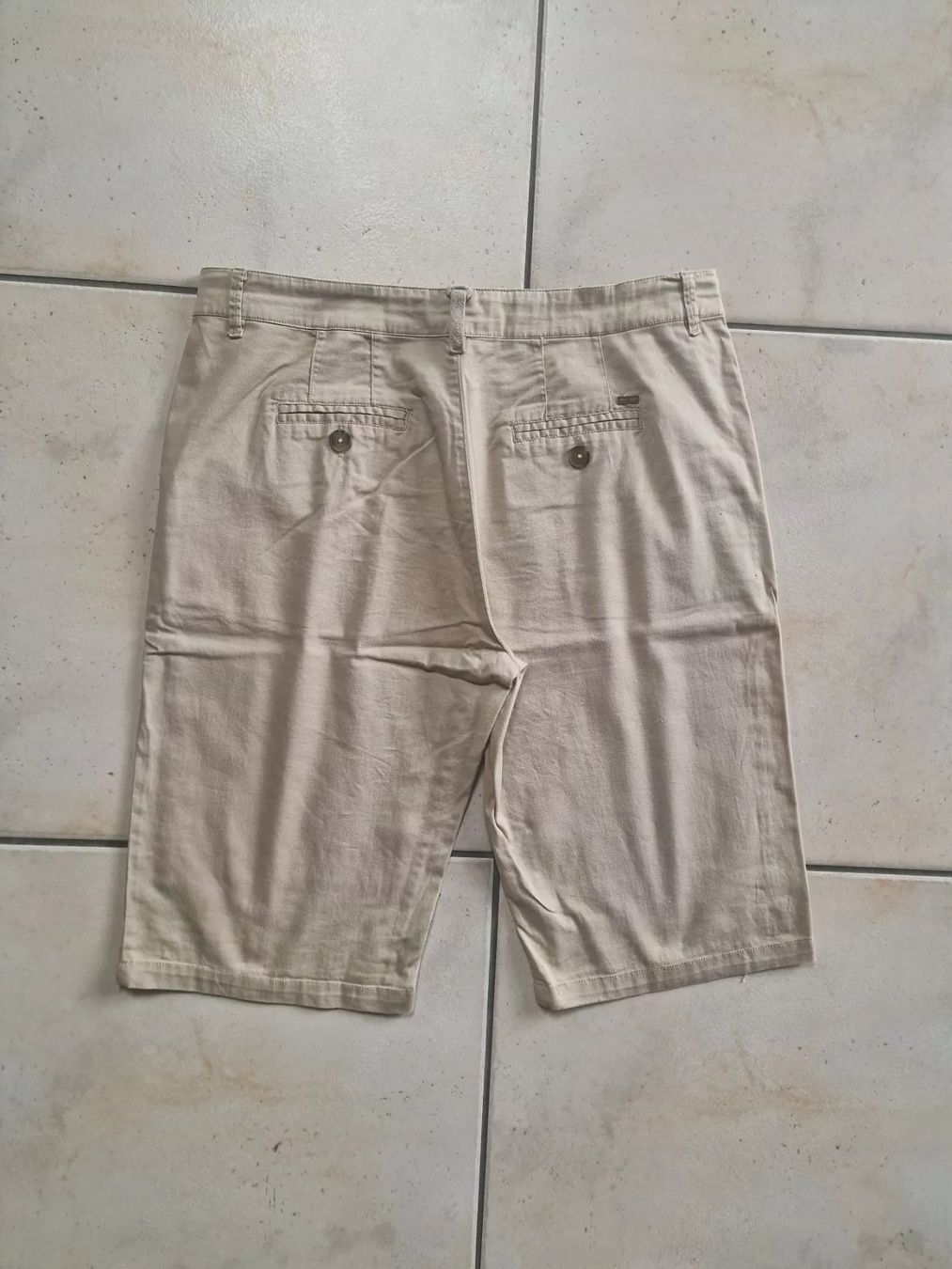 Pantaloni: Shorts beige M NEU!!! – Nuovo (secondo la descrizione) da Falera venduto da Fudax 1