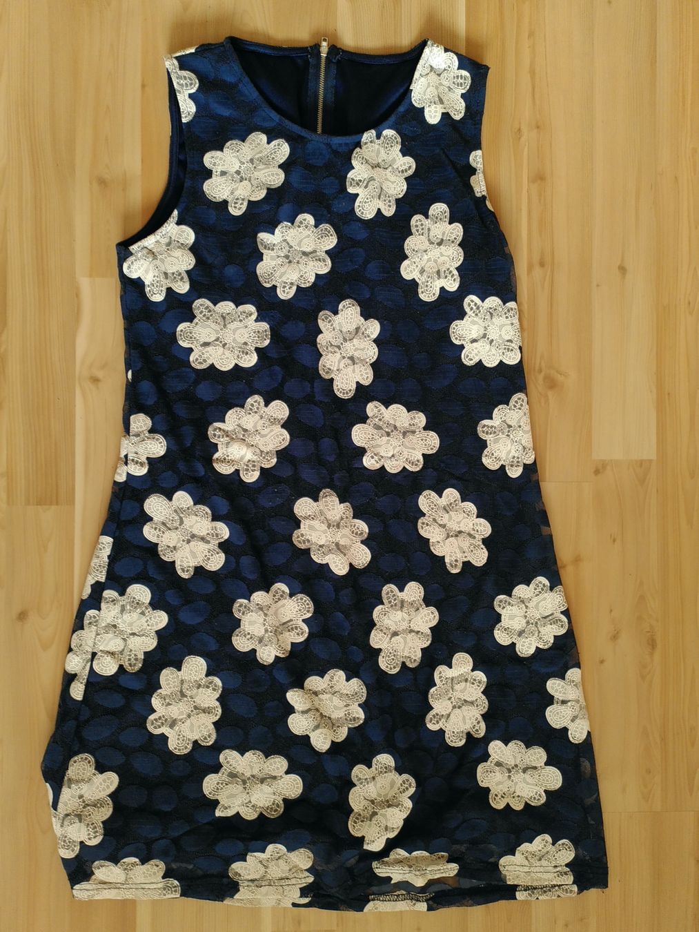 Robes: Kleid mit Blumen ca. Gr.M – D'occasion à Brugg AG par olamim