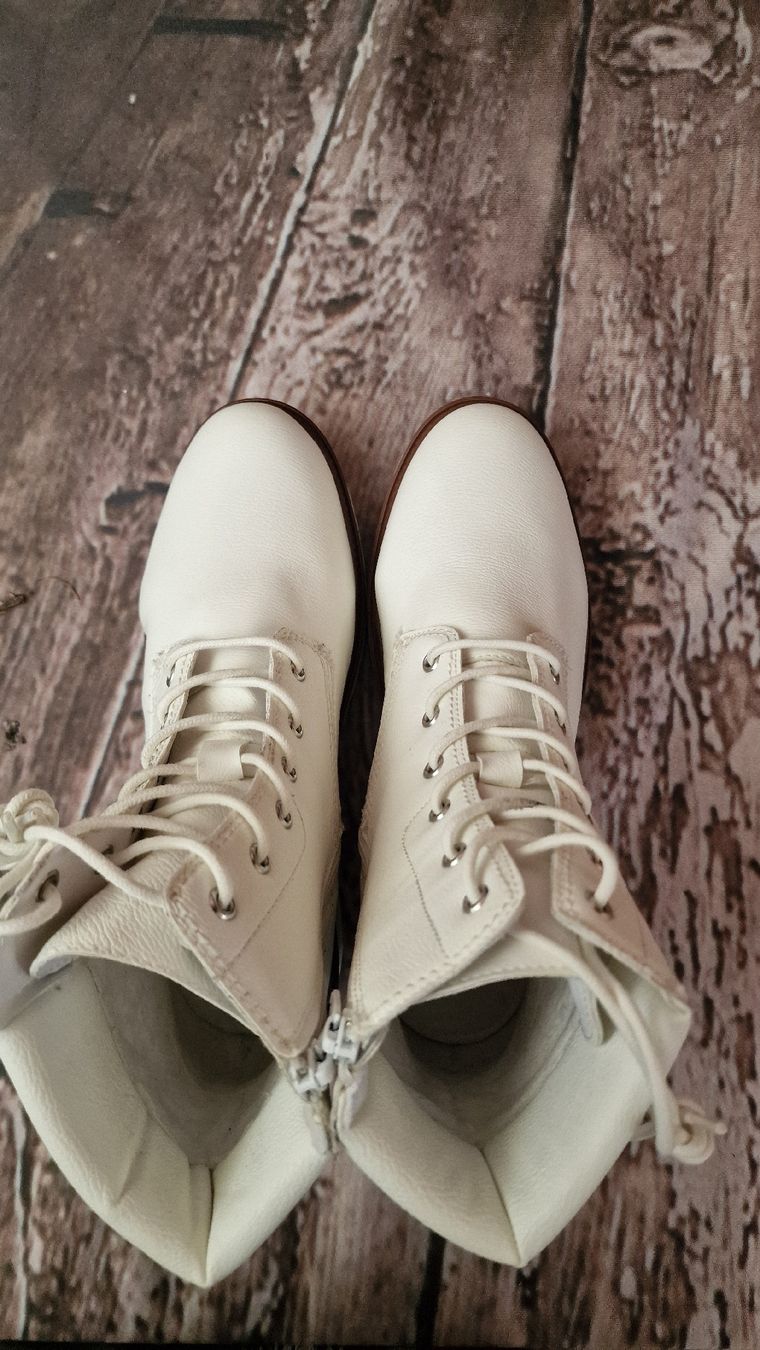 Scarpe da donna: Stiefelette weiss Gr 39 – Nuovo (secondo la descrizione) da goldach venduto da seegoldi13 2