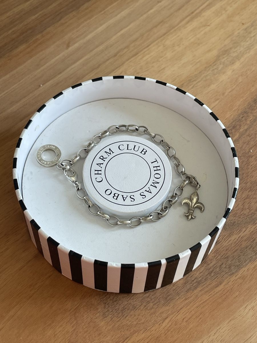 Thomas Sabo Armbänder & -reifen: Thomas Sabo Charm Armband mit Fleur de Lys Anhänger – Gebraucht aus Zürich von katidust
