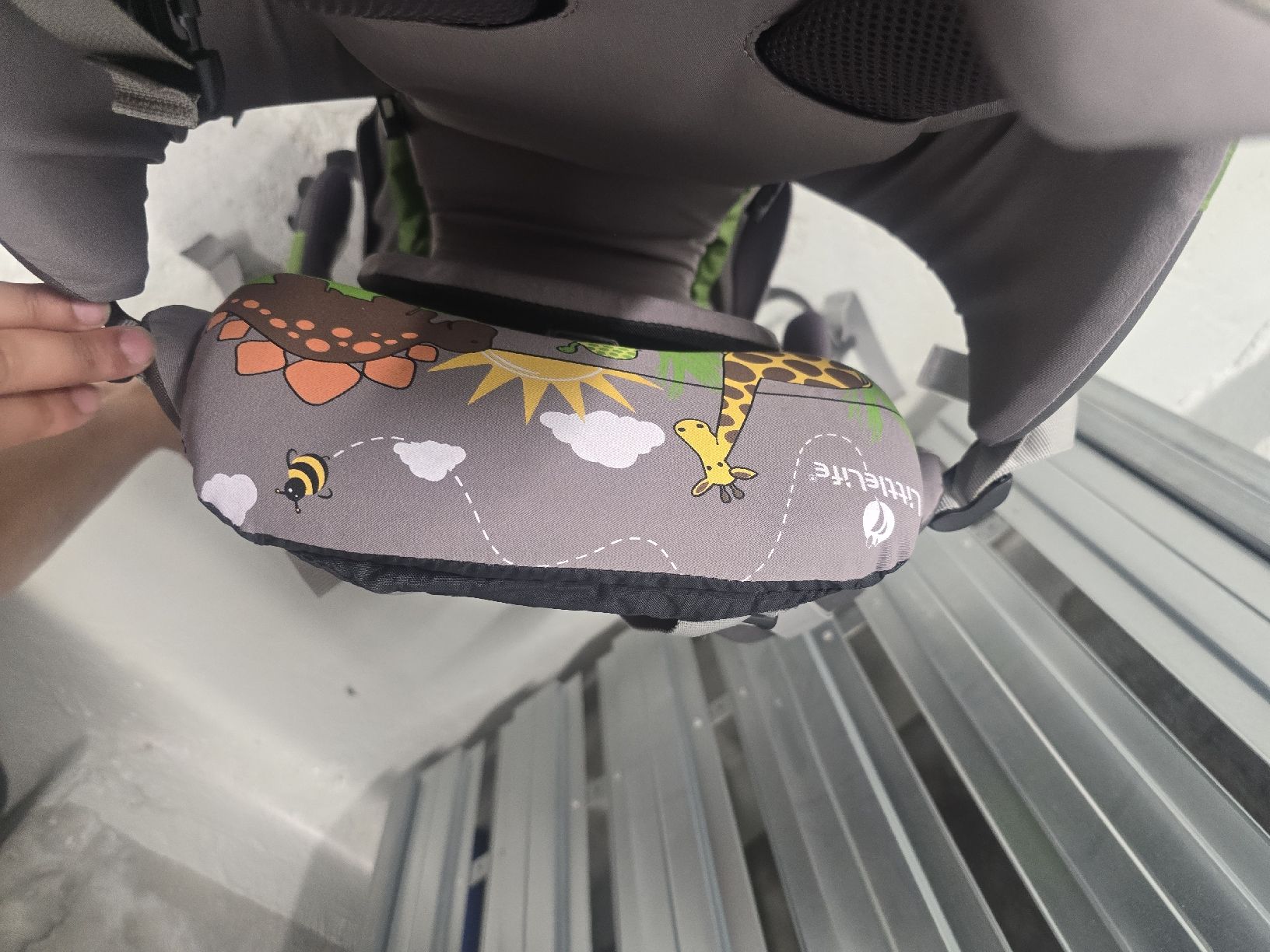 Marsupi portabebè: LittleLife Child Carrier Backpack- excellent condition  – Usato da Horgen venduto da was_9yg7 2