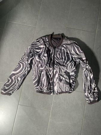 Wendejacke mit Zebra Muster, Grösse M 