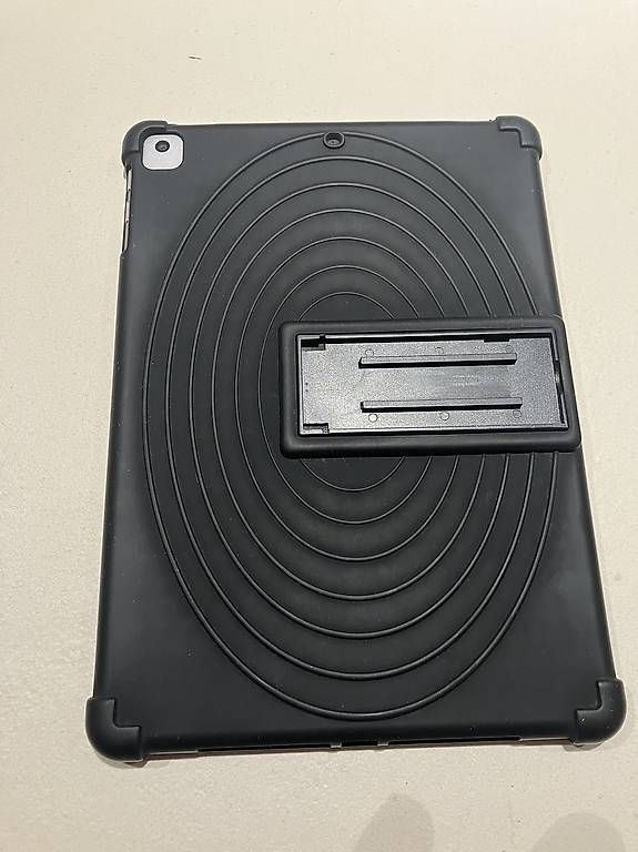Tablet PC: Apple Ipad 5. Generation 32GB mit SIM – Gebraucht aus Menznau von siricius 2