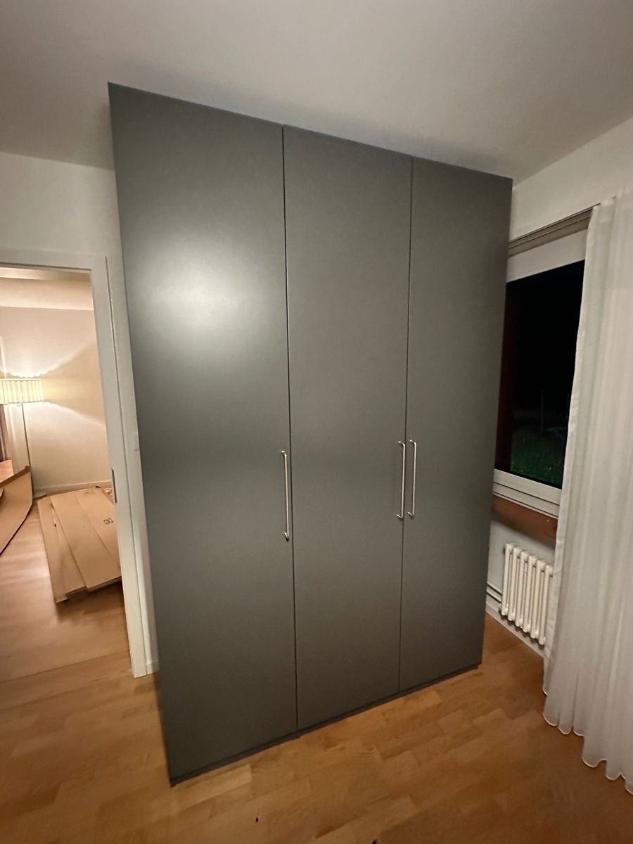 Ikea Porte: Ikea Pax Schranktüren – Usato da Wädenswil venduto da edohuu
