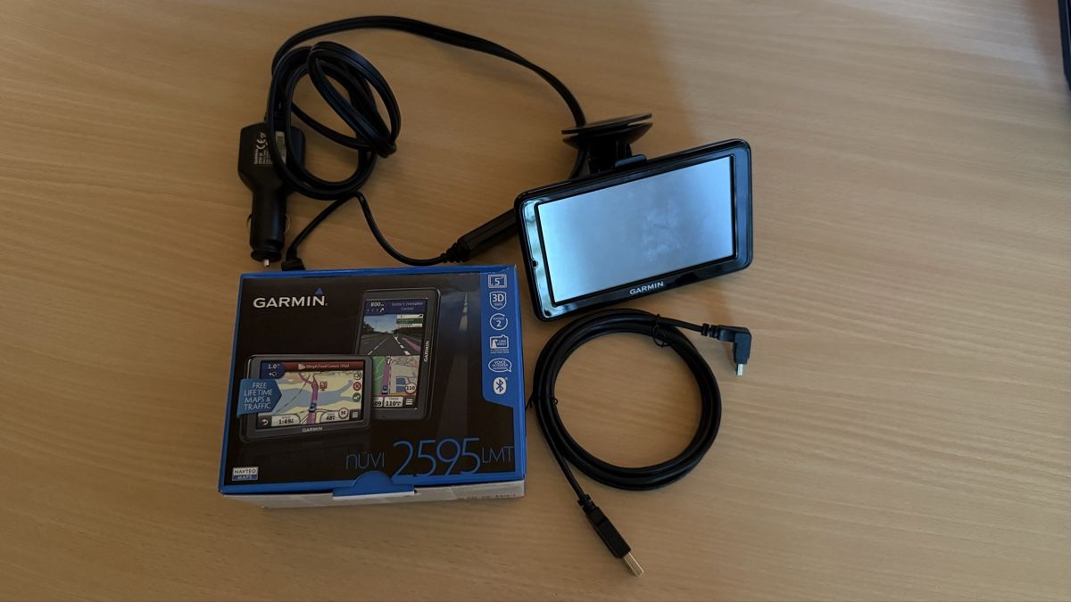 Garmin Navigatori: Garmin nüvi 2595LMT mit Lifetime Maps – Usato da Kloten venduto da Tux83