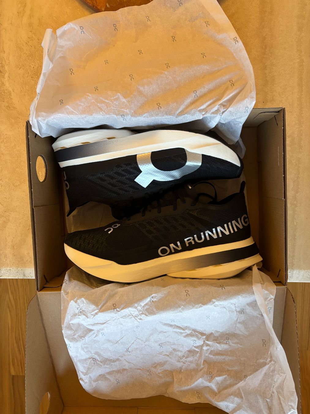 On Scarpe da uomo: ON Cloudboom Strike Men's Size 44 Brand New – Nuovo e nell'imballaggio originale da Genève venduto da mic_rk8v 1