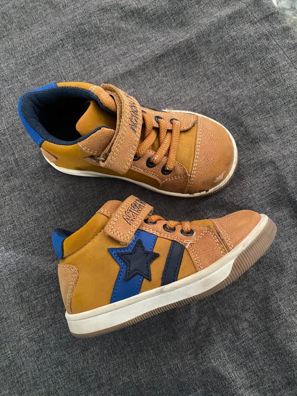Scarpe per ragazzi: Action Boy Schuhe Grösse 24 – Usato da Allenwinden venduto da Obalu