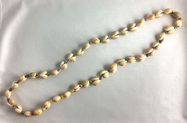 Hawai'ianische Kauri-Muschel-Kette aus den 1980er Jahren!