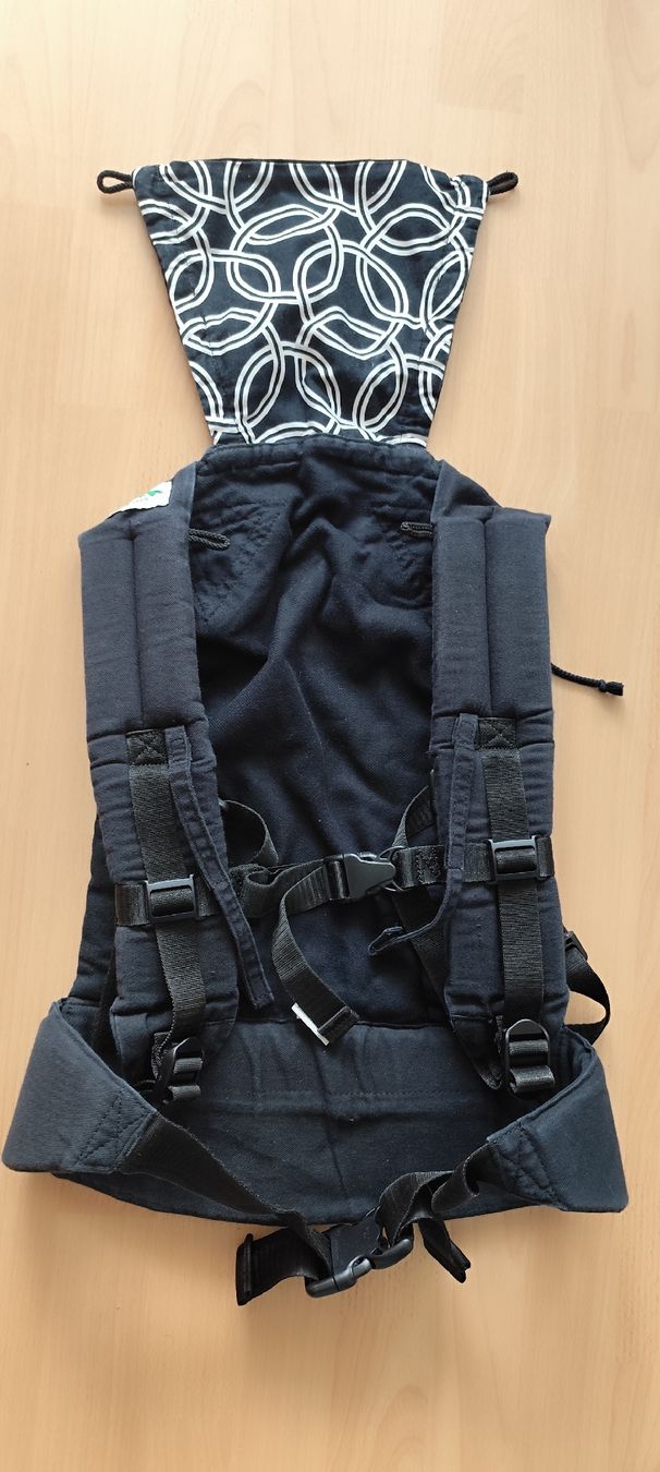 Marsupi portabebè: Buzzidil Original Babytrage, Schwarz mit Muster – Usato da Mönchaltorf venduto da Vitalienbruder 1