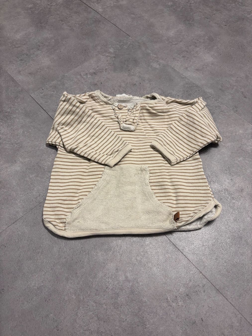 Pullover & Sweatshirts: Pullover Guapoo 6-9 Monate – Gebraucht aus Allschwil von nin_dfr9