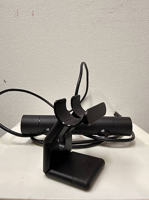 Consoles: Komplettes PS4 VR Set – D'occasion à Bäretswil par nhr_5kvq 3