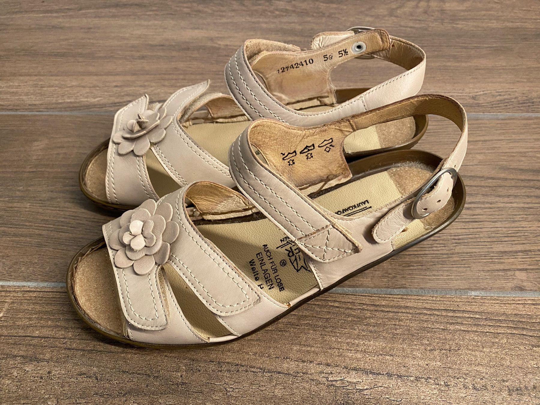 Scarpe da donna: Waldläufer Sandalen mit Blumen beige Gr. 38 – Usato da Pratteln venduto da a23_j2gs 1