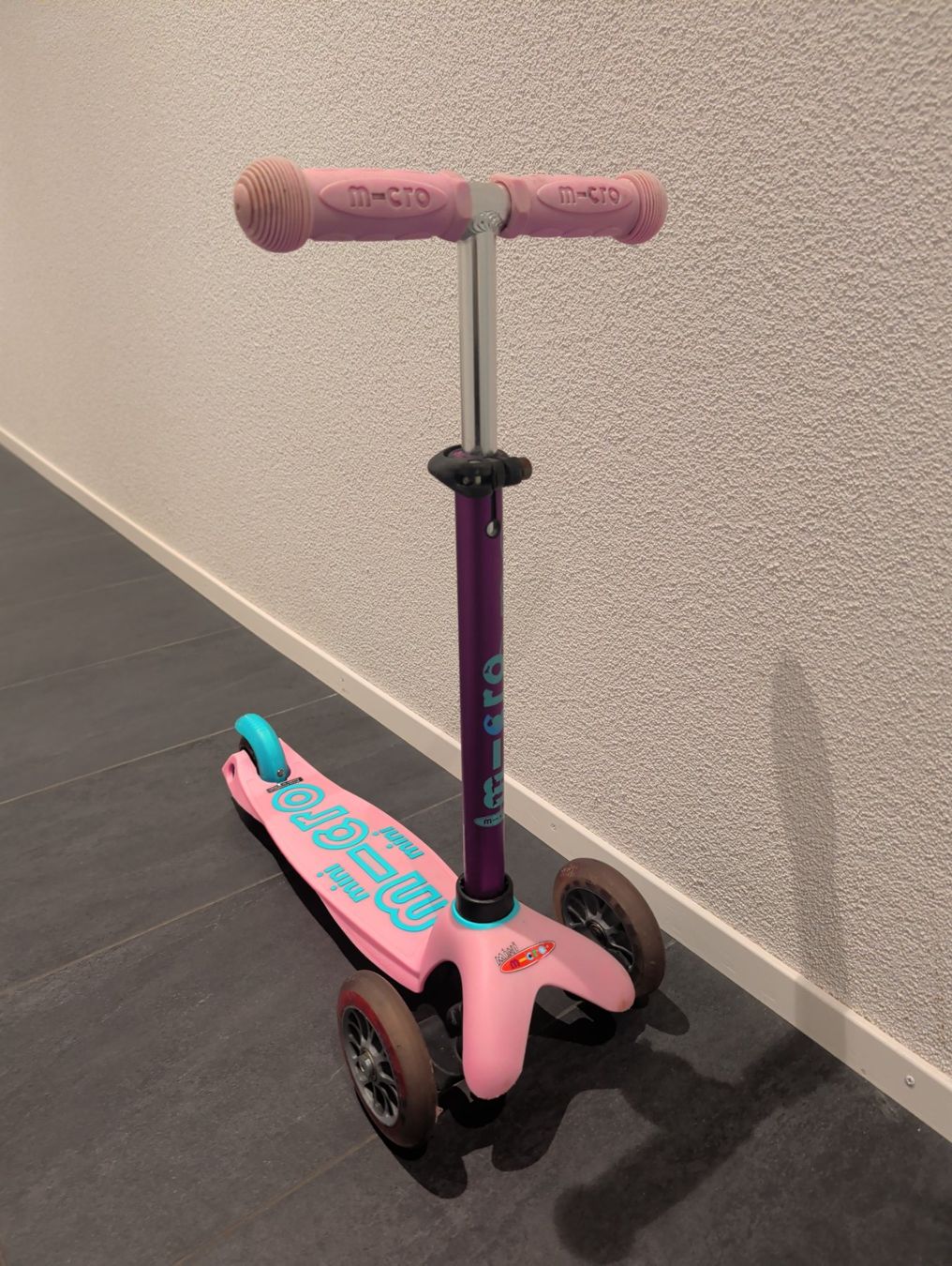 Micro Kickboard: Mini Micro Scooter, Pink, gebraucht – Usato da Dettighofen venduto da salocin89