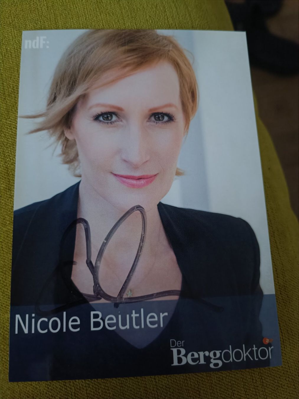 Autographes: Nicole Beutler - signierte Autogrammkarte – D'occasion à Menziken par Artographs