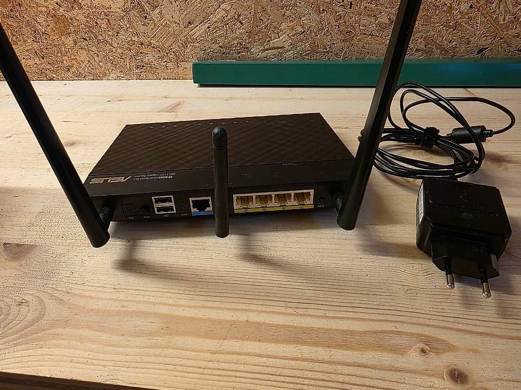 Modem & Router: 2x AccessPoints - Zyxel WAP3205 v2 & ASUS RTAC66U <=== – Usato da Zug venduto da Sirrider 1