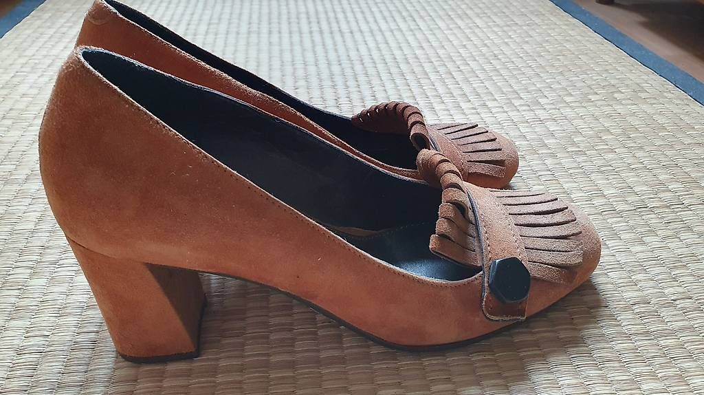 Scarpe da donna: Lederpumps Gr.39 – Usato da Oberrieden venduto da Taramara