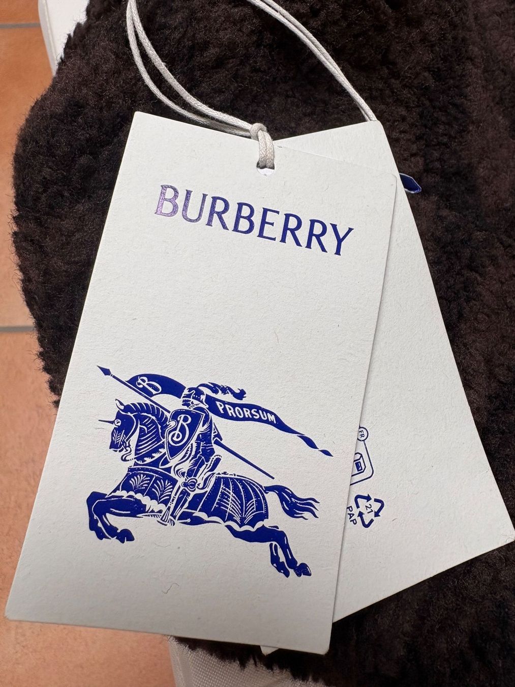 Burberry Chapeaux, bonnets & casquettes: Burberry Hat Teddyfleece - Wool - NEW with tag - Size S – Neuf avec emballage d'origine à Muzzano par Sidney_3 6
