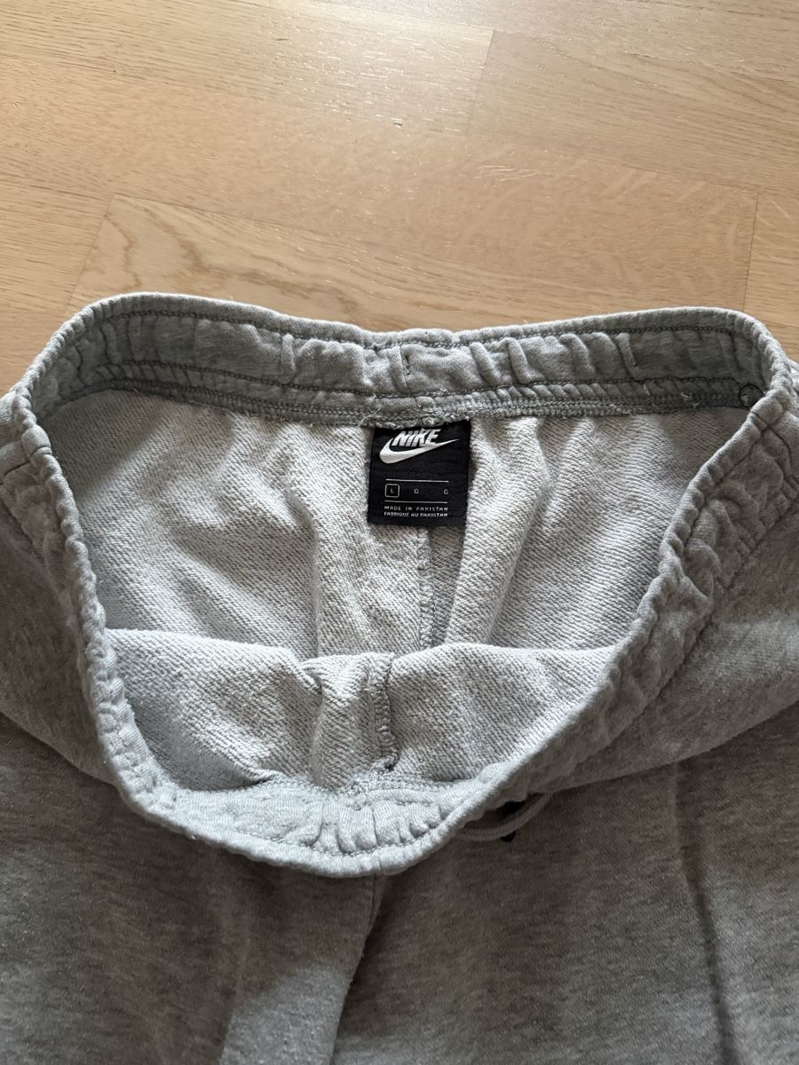 Nike Pantaloni: Nike jogginshose – Usato da Wetzikon ZH venduto da P__tt5 1