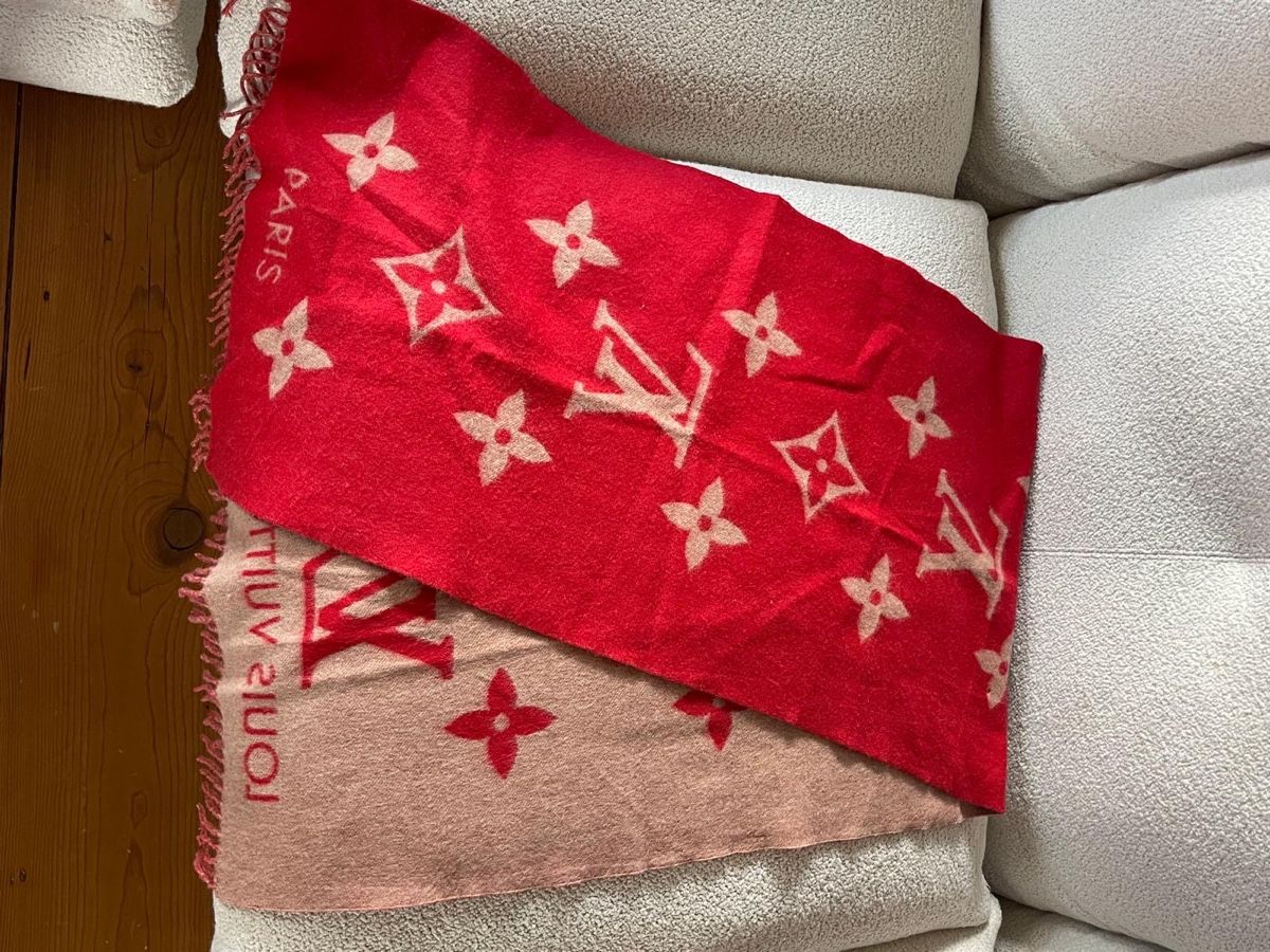 Foulards, Tücher & Schals: Louis Vuitton Schal original  – Gebraucht aus Zürich von GJR-photography 1