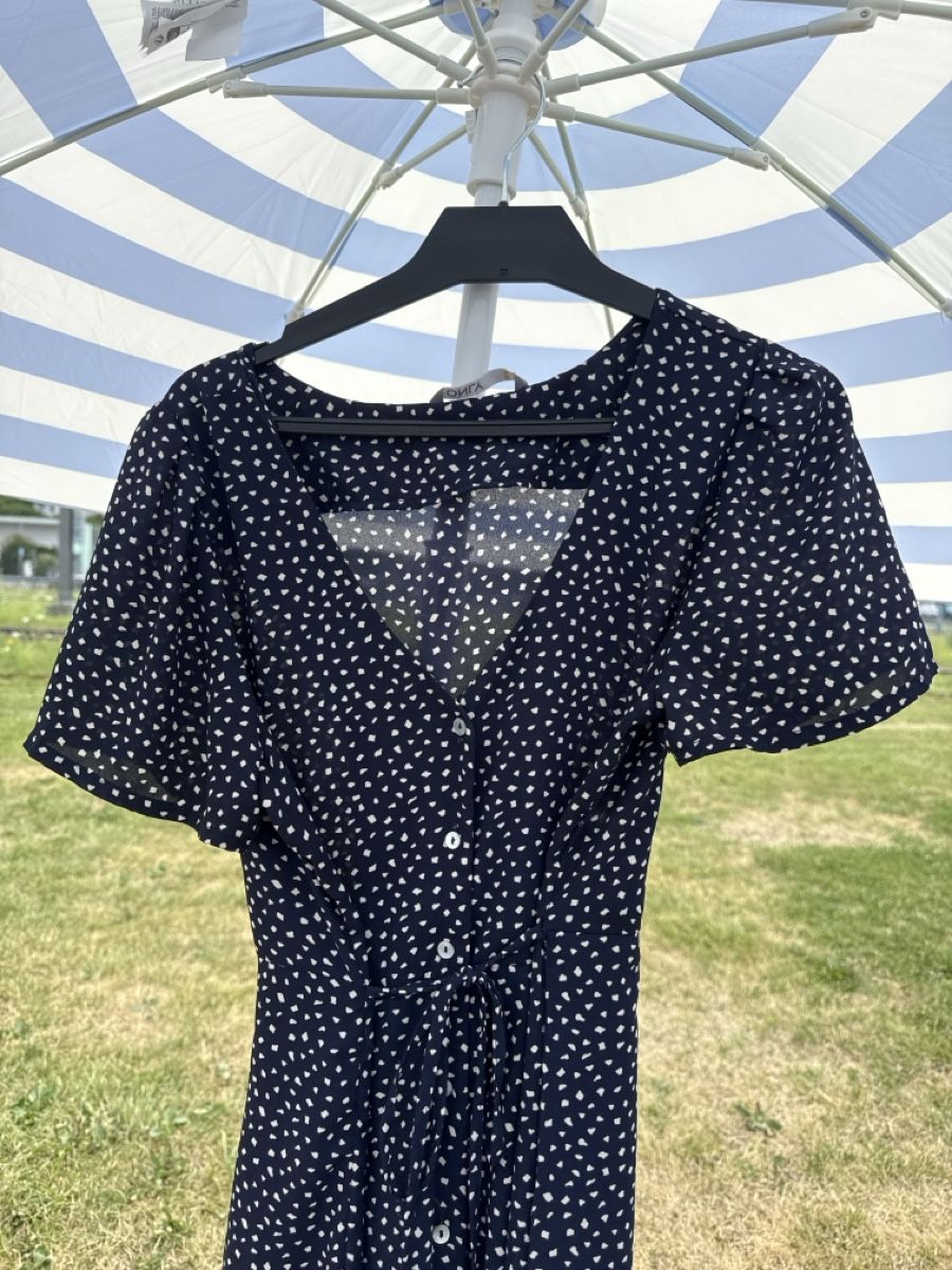 Only Robes: Only - robe - taille M – D'occasion à Belmont-Lausanne par Michelle_Srdr_ 1