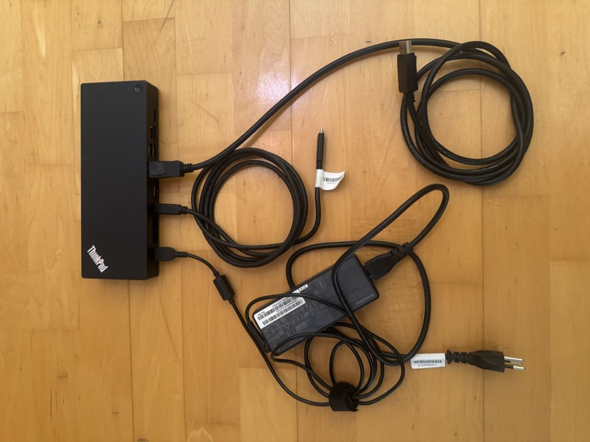 Lenovo Docking station: Lenovo ThinkPad Docking Station mit Netzteil voll funktionsf – Nuovo (secondo la descrizione) da Gansingen venduto da Kbach5