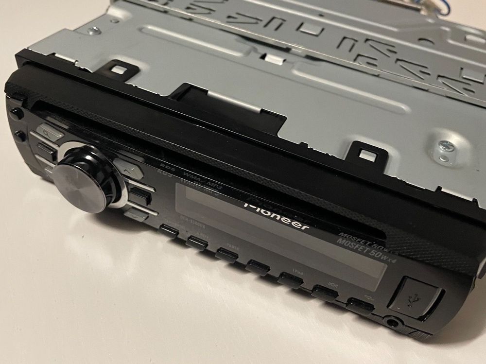Pioneer DEH3300UB Autoradio CDUSB/AUX Kaufen auf Ricardo