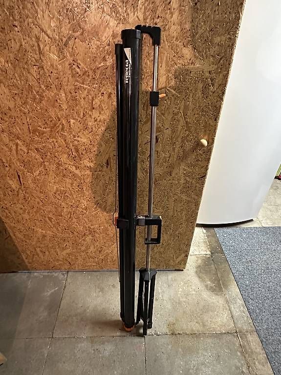 Schermi: Leinwand mit Stativ – Usato da Rebstein venduto da Svnb03 3