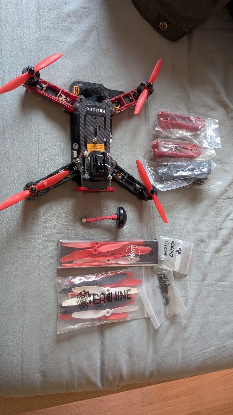Eachine Modellismo RC: Drone Eachine avec pièces détachées – Difettoso da Bremblens venduto da boyav