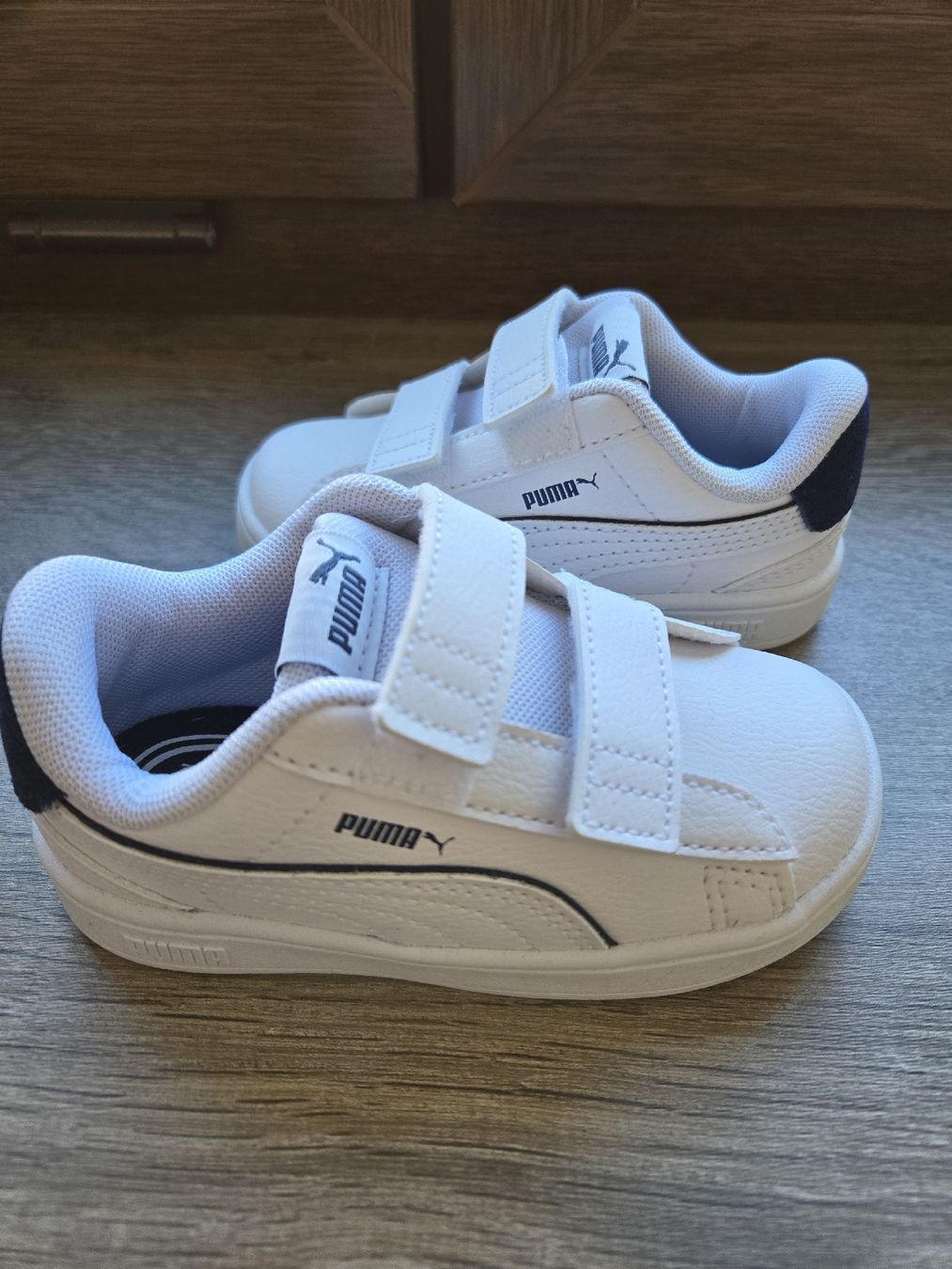 Puma Scarpe per ragazzi: Puma Kinderschuhe Gr. 23 weiss – Nuovo (secondo la descrizione) da Zürich venduto da san_2m5w