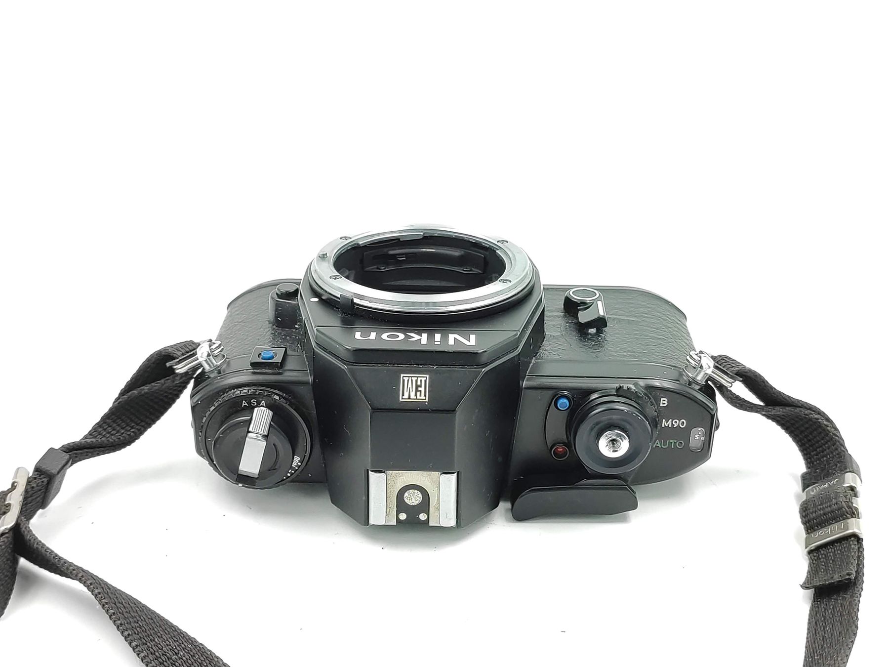Nikon Fotocamera: Nikon EM "blue button" mit Tragegurt, guter Zustand – Usato da Kreuzlingen venduto da Tewes 2