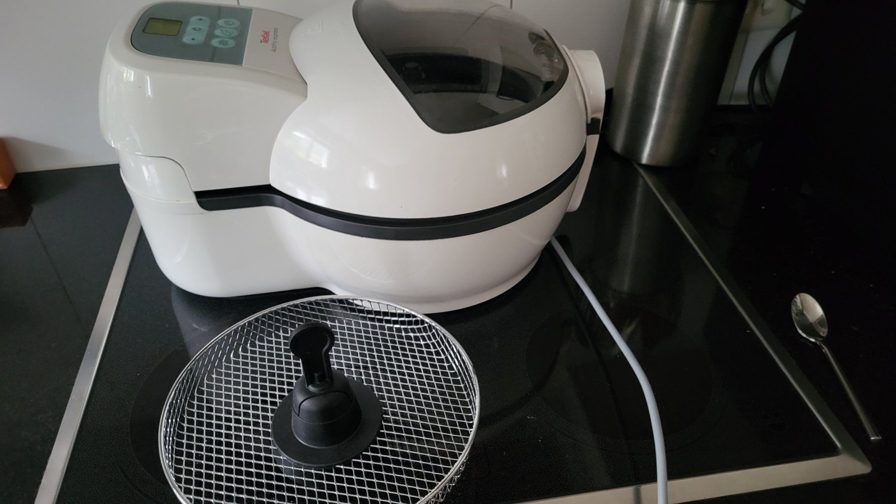 Tefal Elettrodomestici da cucina: Tefal Actifry Heissluftfritteuse weiss – Usato da Sevelen venduto da Cleo82