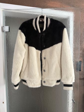 Guess Winter Jacke, sehr warm, Grösse S, Top Zustand!