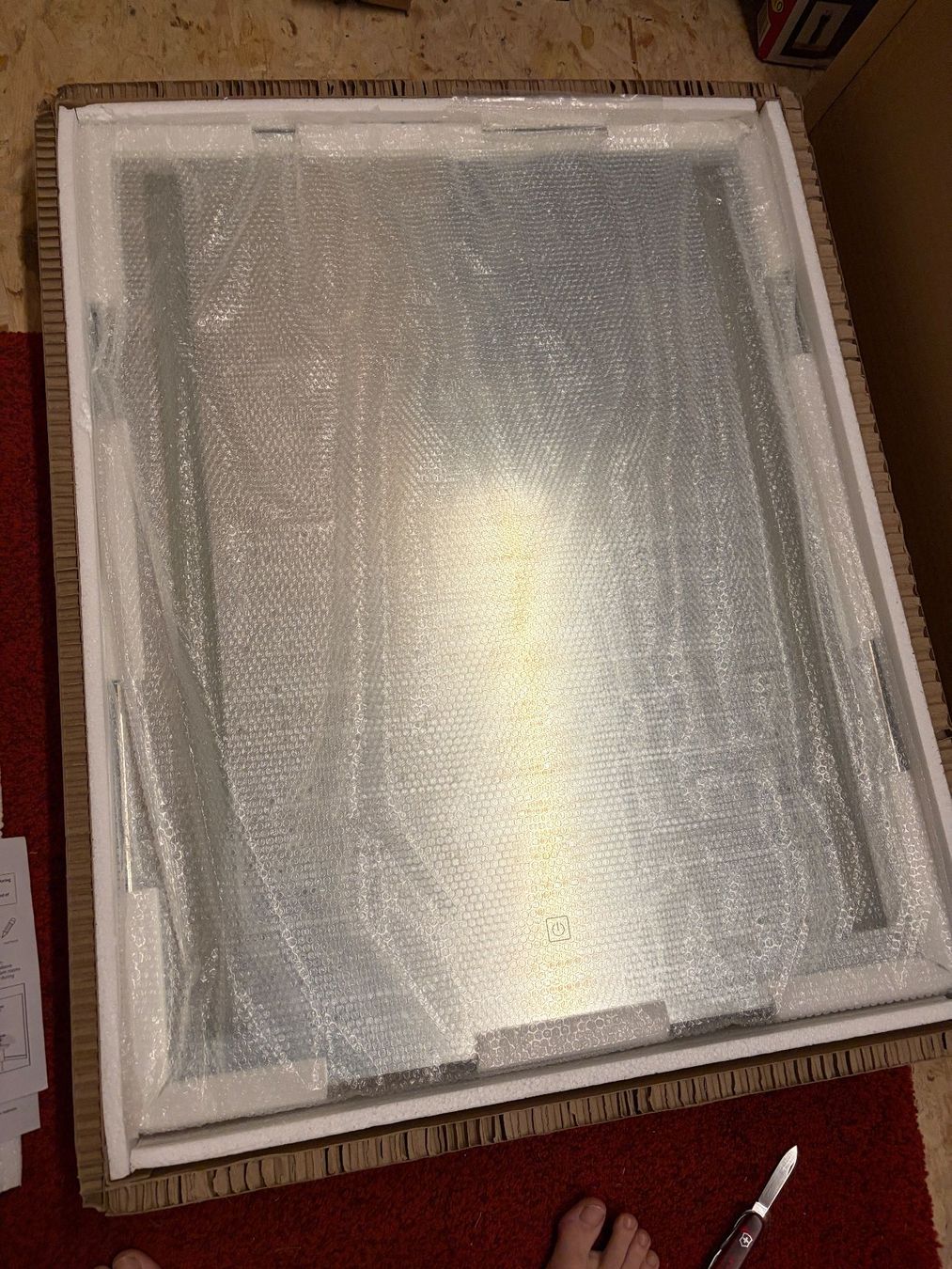 Specchi: LED-Badezimmer-Spiegel MARTINET 70cm x 90cm Silber – Nuovo e nell'imballaggio originale da Märstetten venduto da fury_psg 3