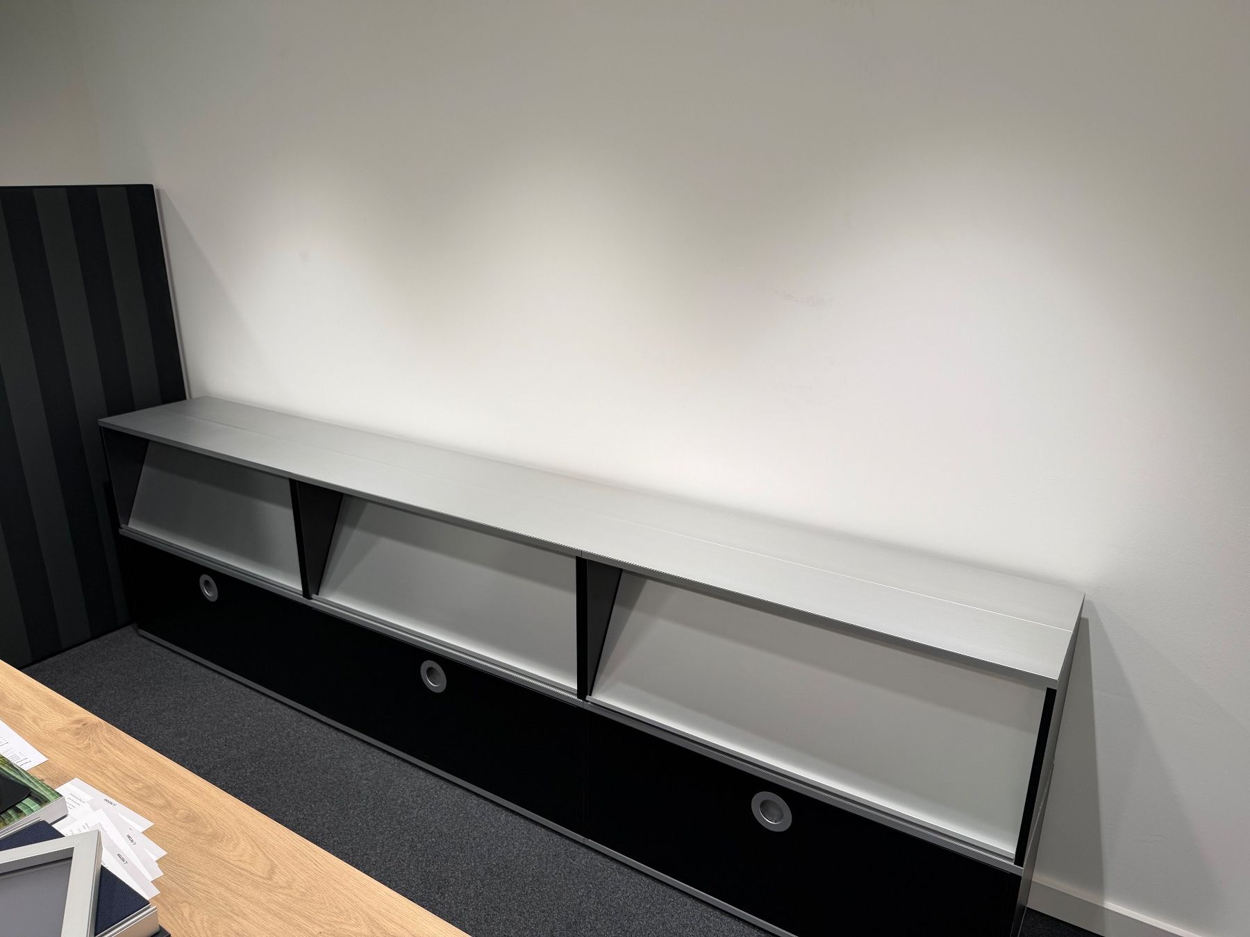 Lista Scaffali: Denz Sideboard D3 – Usato da Glattbrugg venduto da Preform