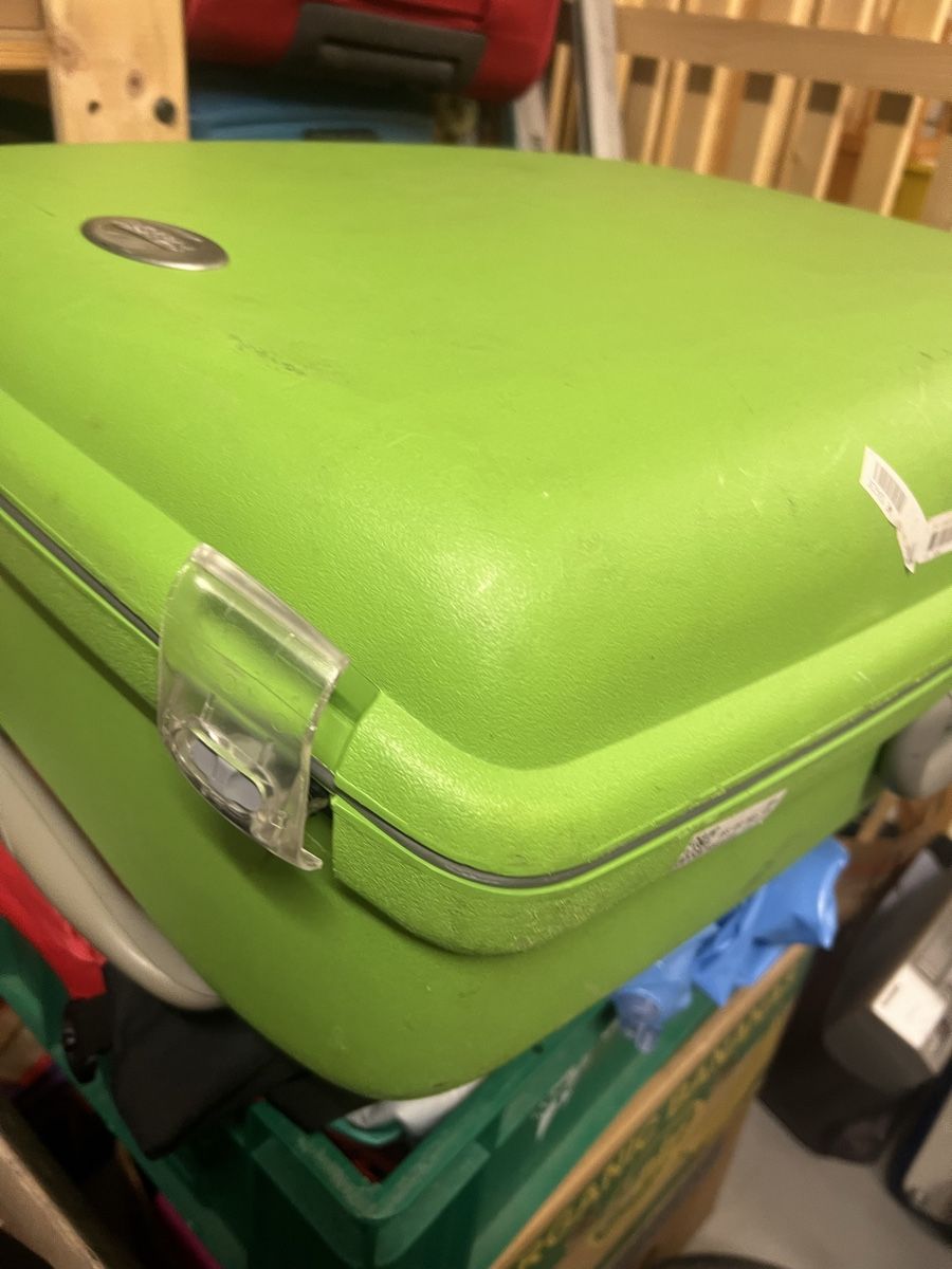 Reisekoffer: Giftgrün😊grosse Koffer – Gebraucht aus Ittigen von ABalli 1