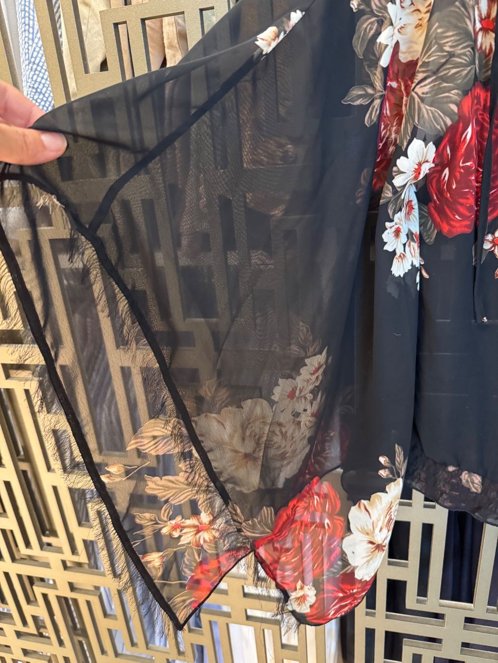Tuniche: Tunika mit Blumenmotiv – Usato da Kilchberg ZH venduto da dongxi 1