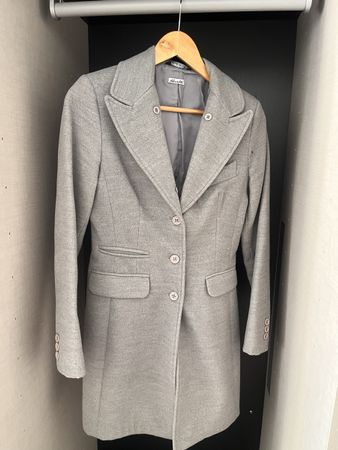 Grey tailored coat with black fur-effect collar – Made in It