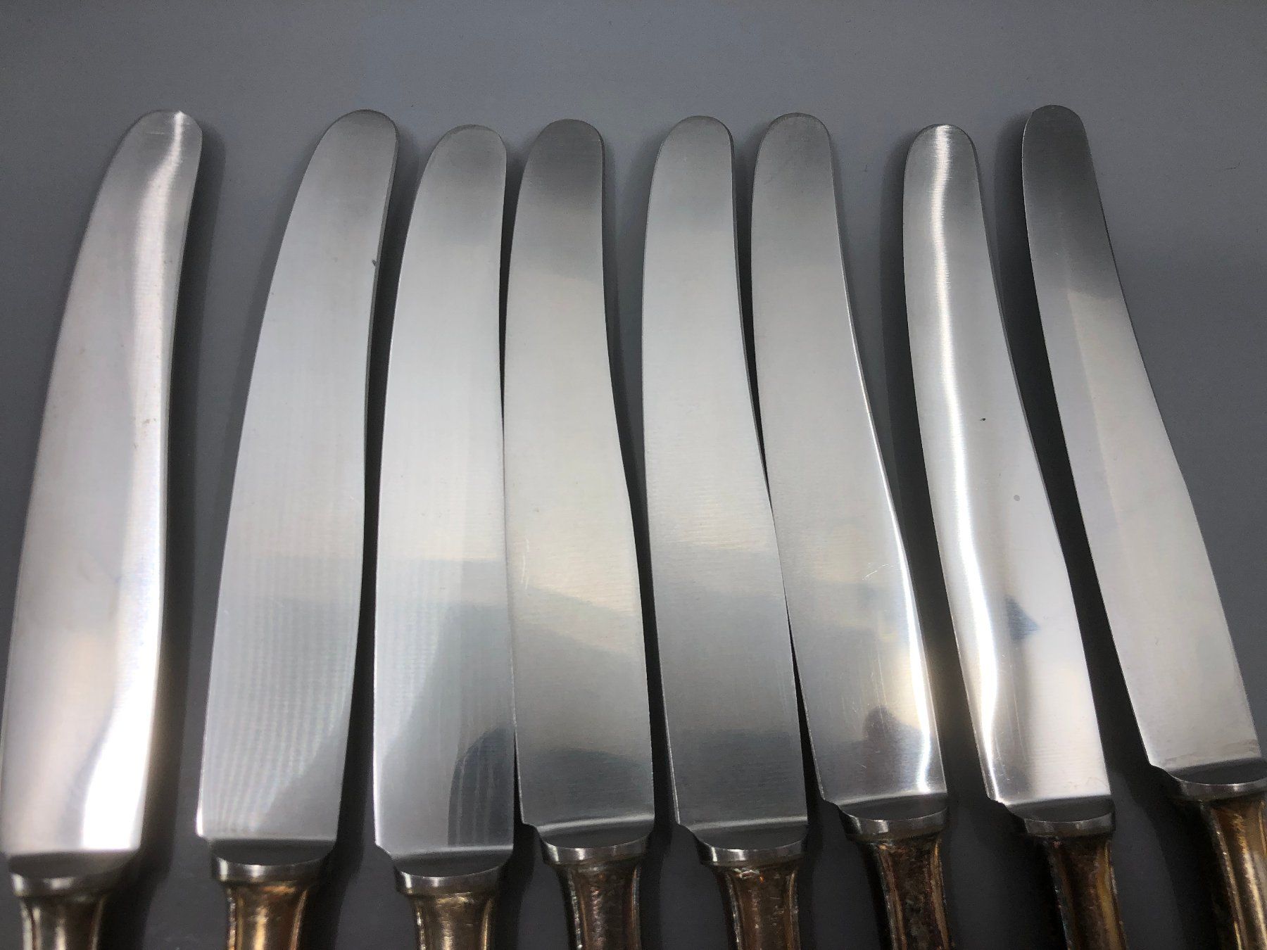 Besteck: 8 Tafelmesser versilbert – Gebraucht aus Basel von Tiabeanie 6
