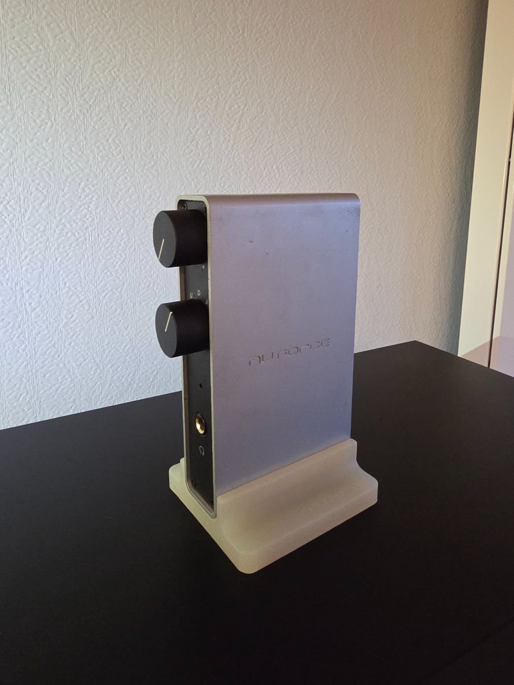 Amplificatori: NuForce Icon HDP (DAC + Headphone Amp) – Usato da Meyrin venduto da ipanch 1