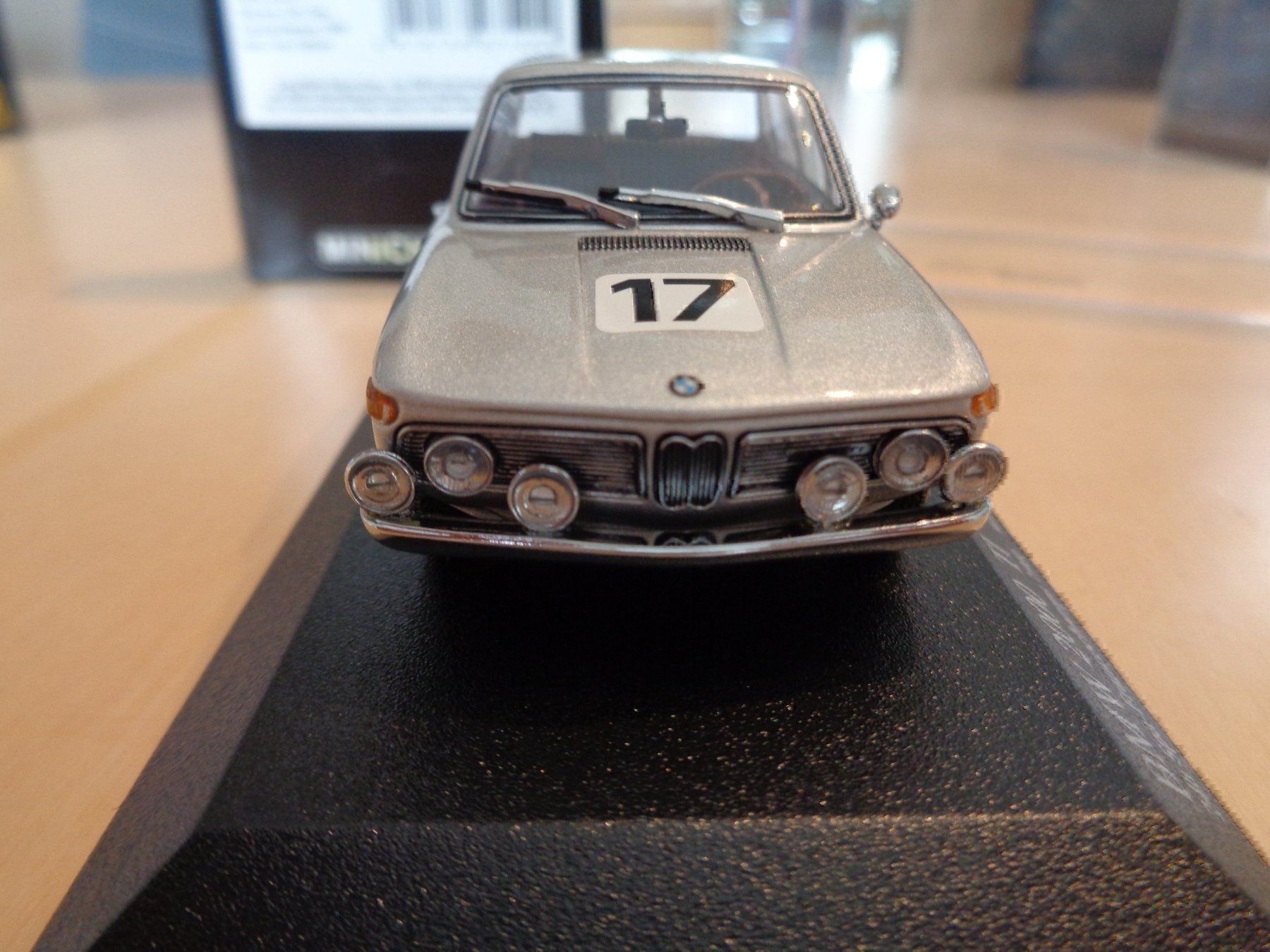 BMW Modellautos: Minichamps 1:43 BMW 2000 Ti 1966 – Neu (gemäss Beschreibung) aus Reconvilier von rallycar 1